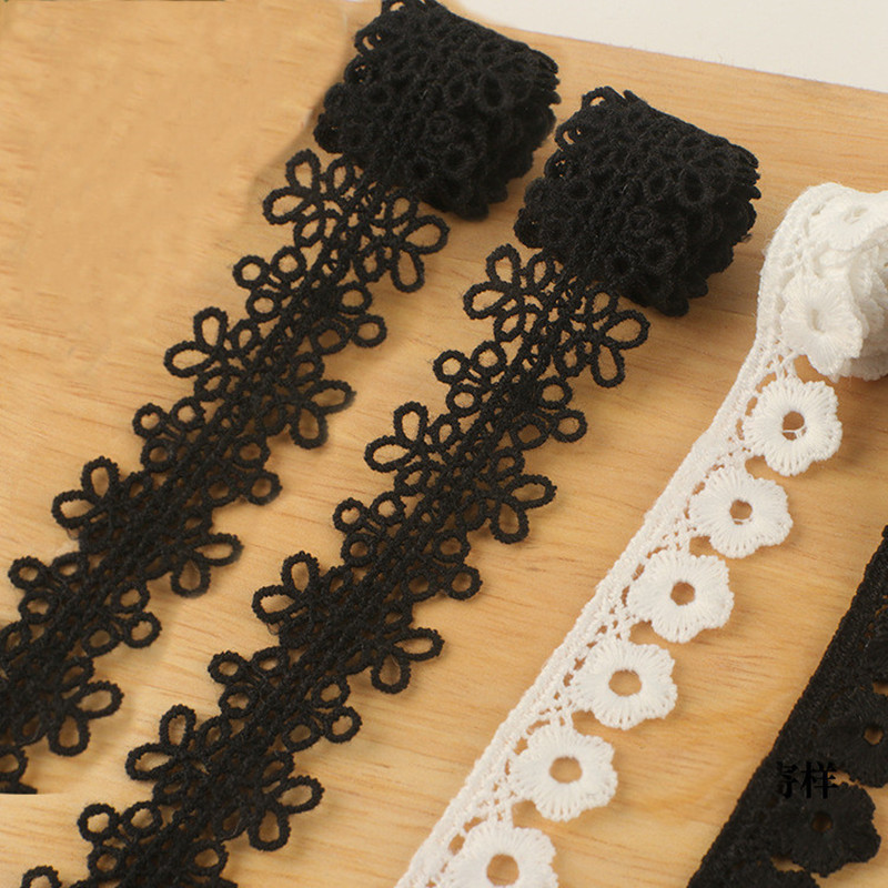Embroidery Web - 5Y Embroidery Black white Milk Silk