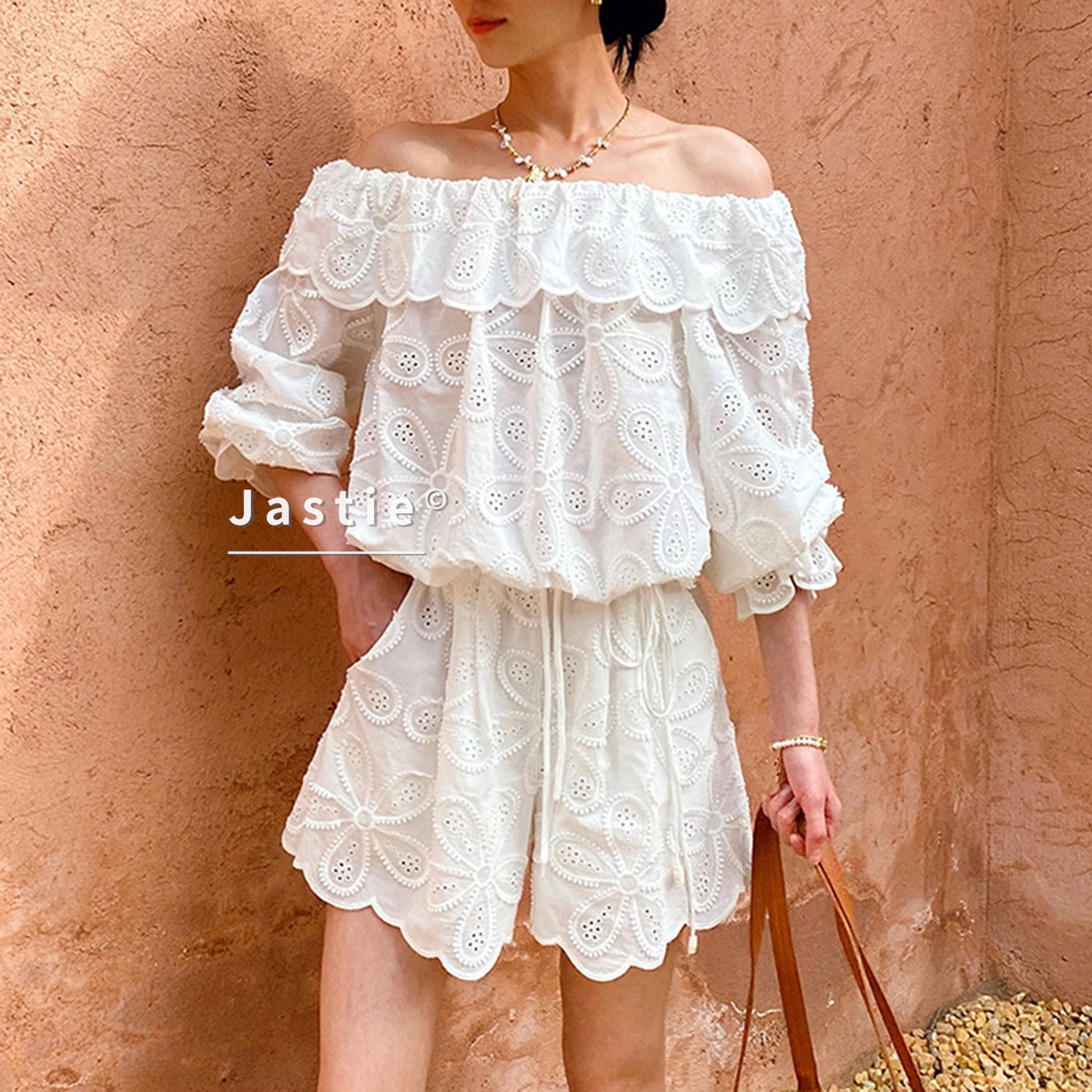 Sexy Off Shoulder Eyelet Lace  - Embroidery Eyelet 리뷰 및 가격