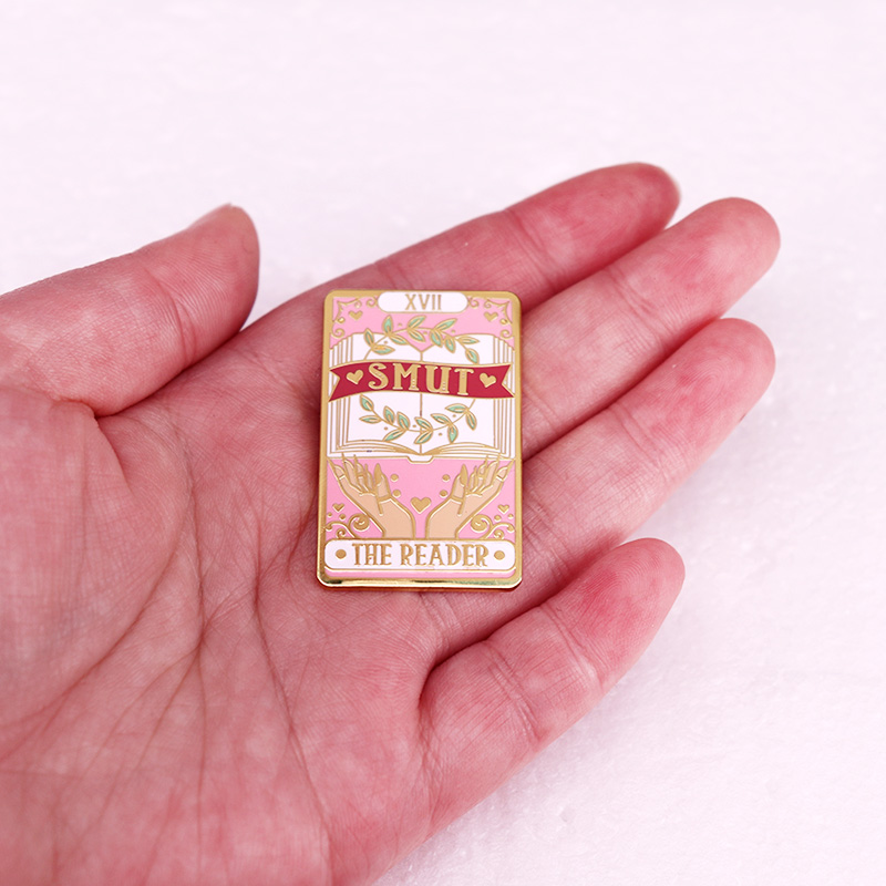 SMUT The Reader Book Enamel Pi - Embroidery Wallet 리뷰 및 가격