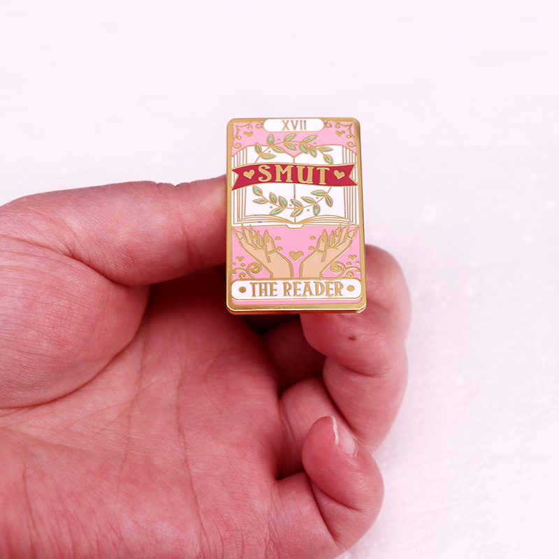 SMUT The Reader Book Enamel Pi - Embroidery Wallet 리뷰 및 가격