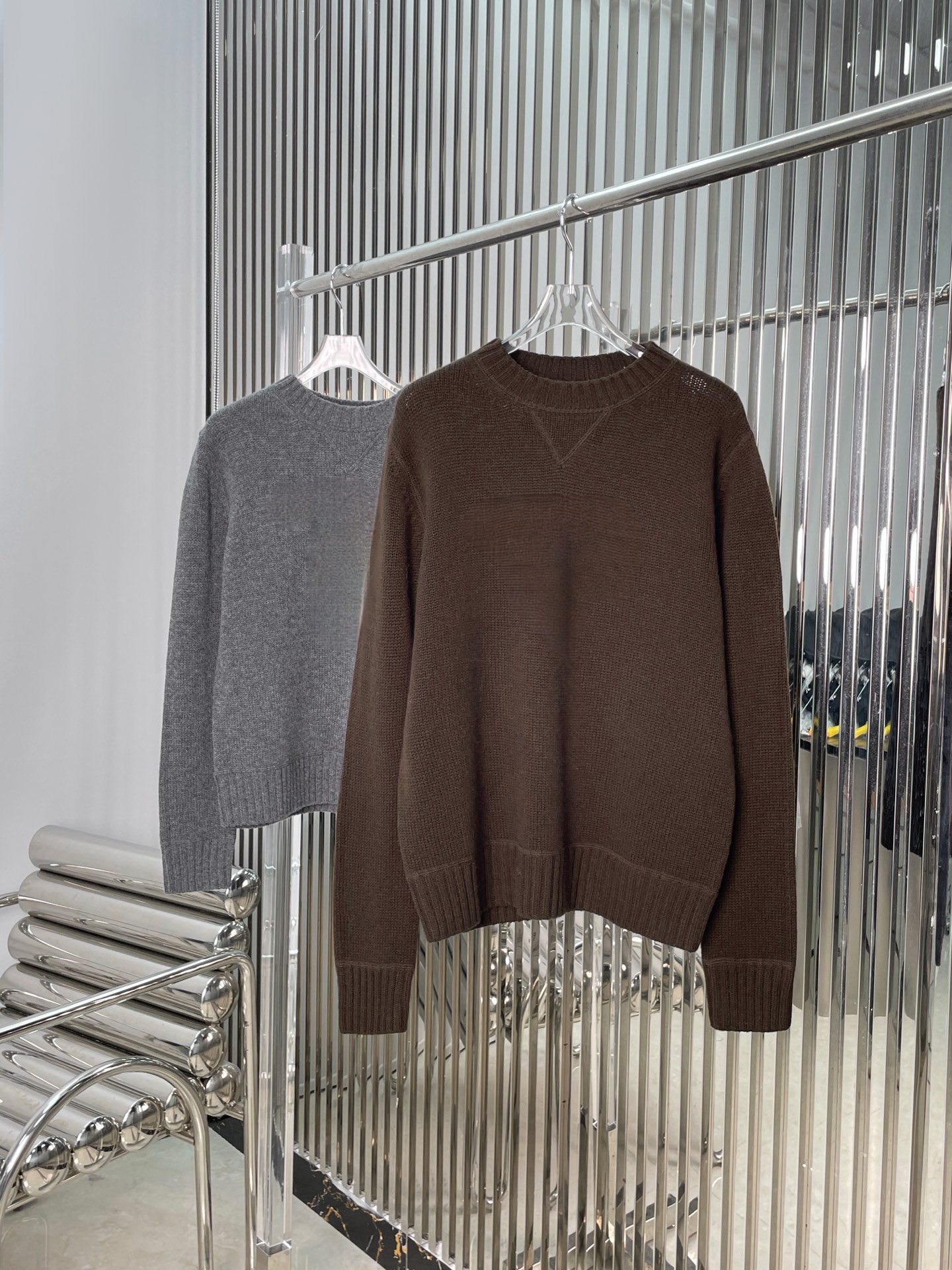 Slim Fit Knitted Long Sleeve r - Embroidery Logo 리뷰 및 가격